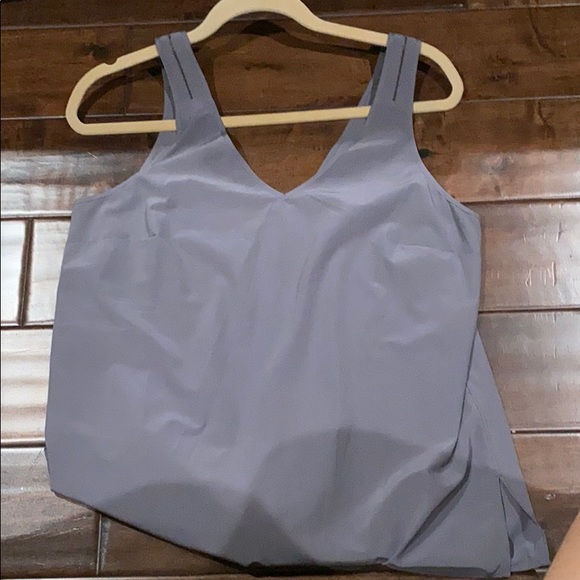 Gray tank - Picture 2 of 4